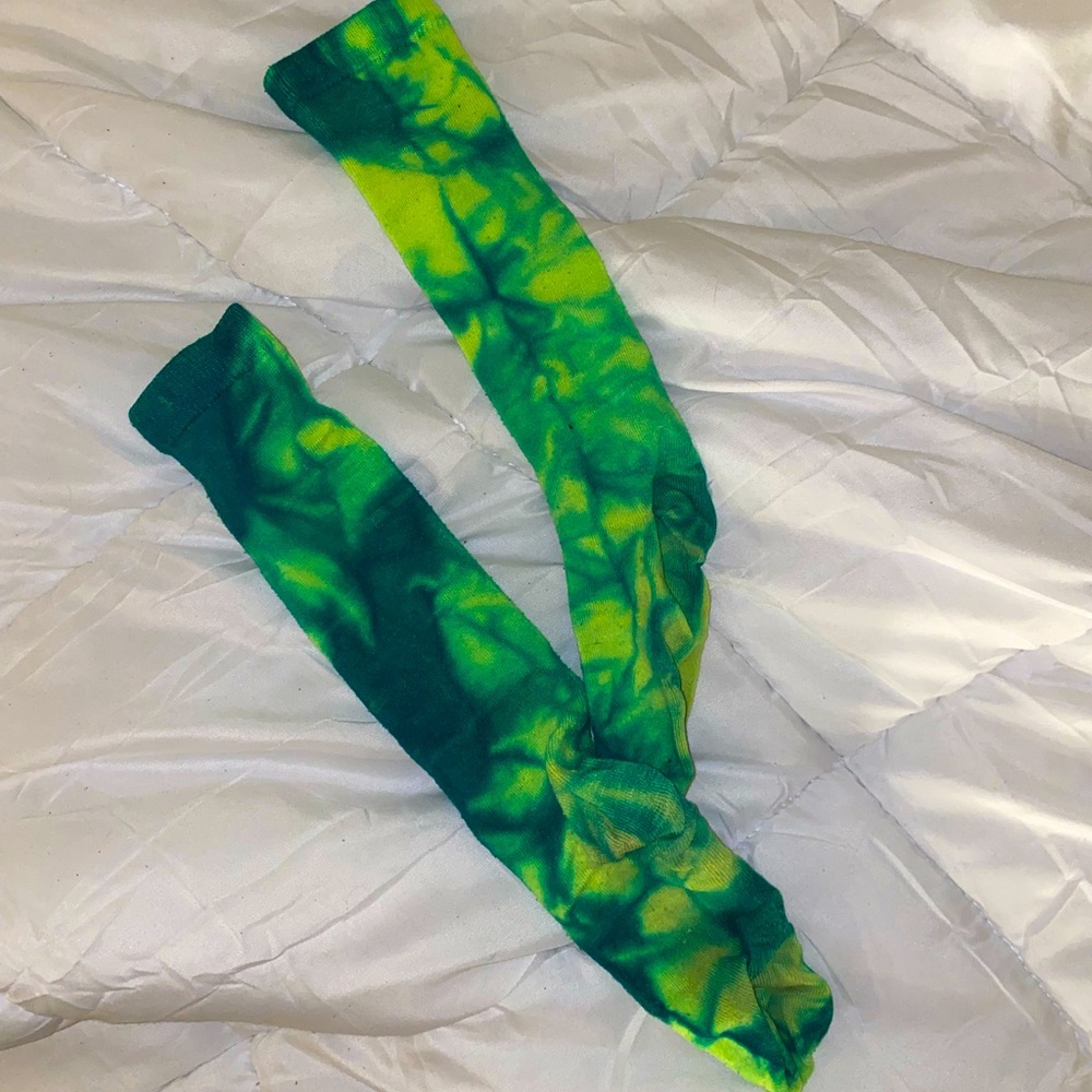 knee-high tie-dye socks!!